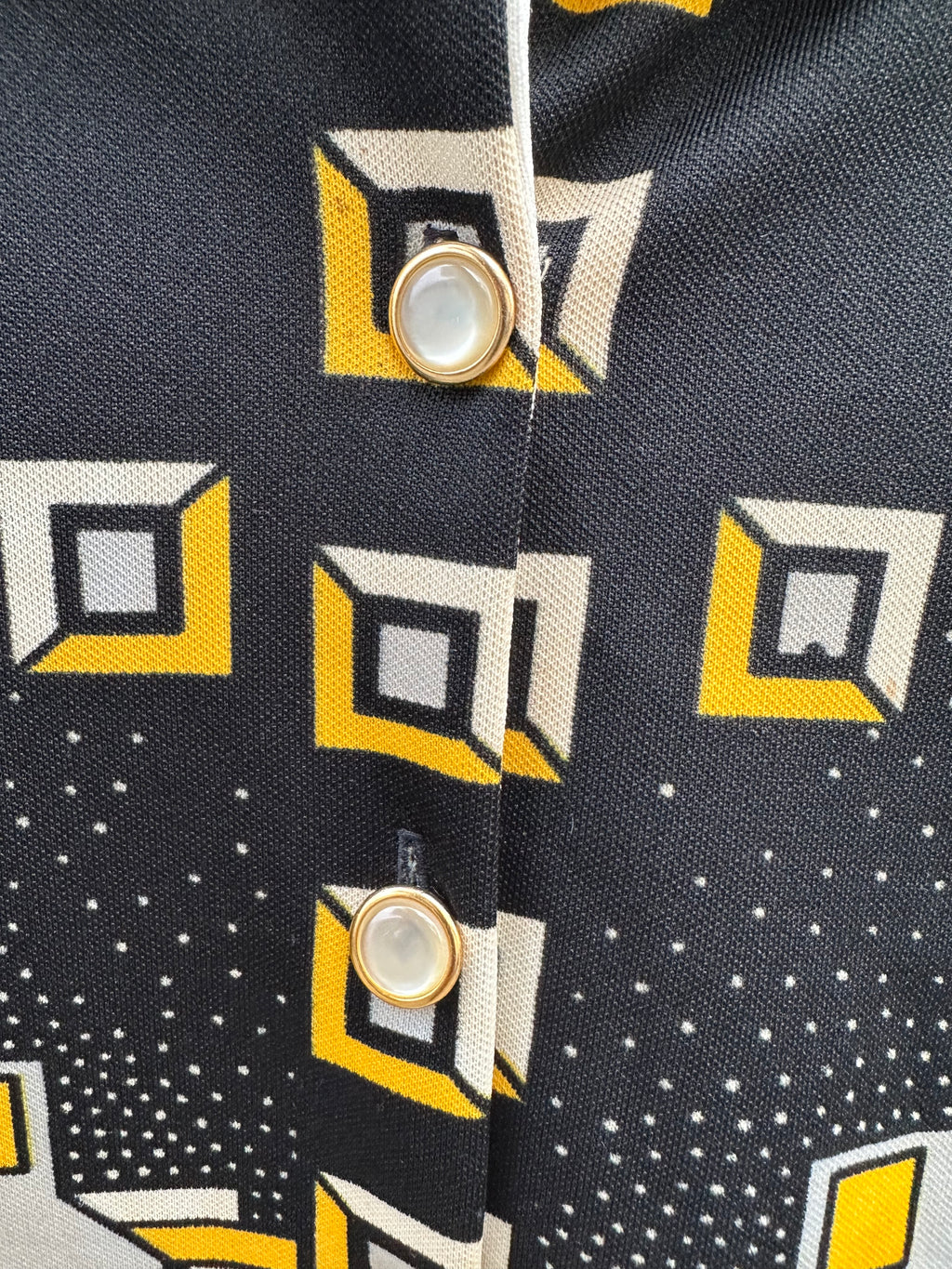 Vintage 70's womens geometric knit dagger collar button shirt