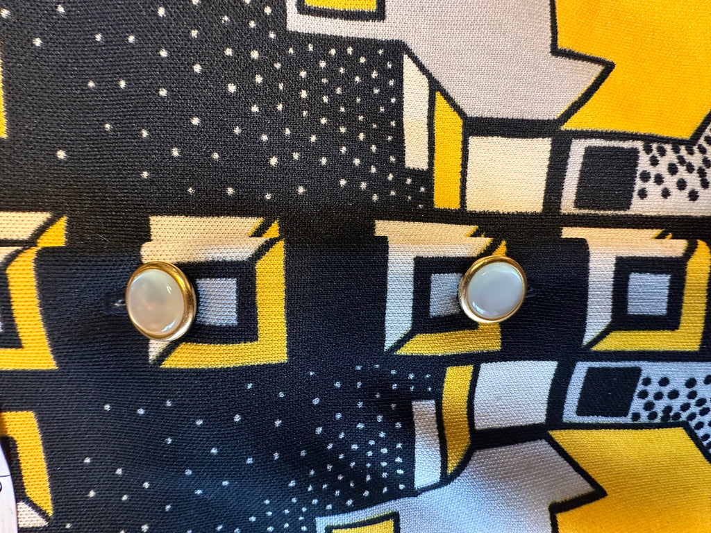 Vintage 70's womens geometric knit dagger collar button shirt