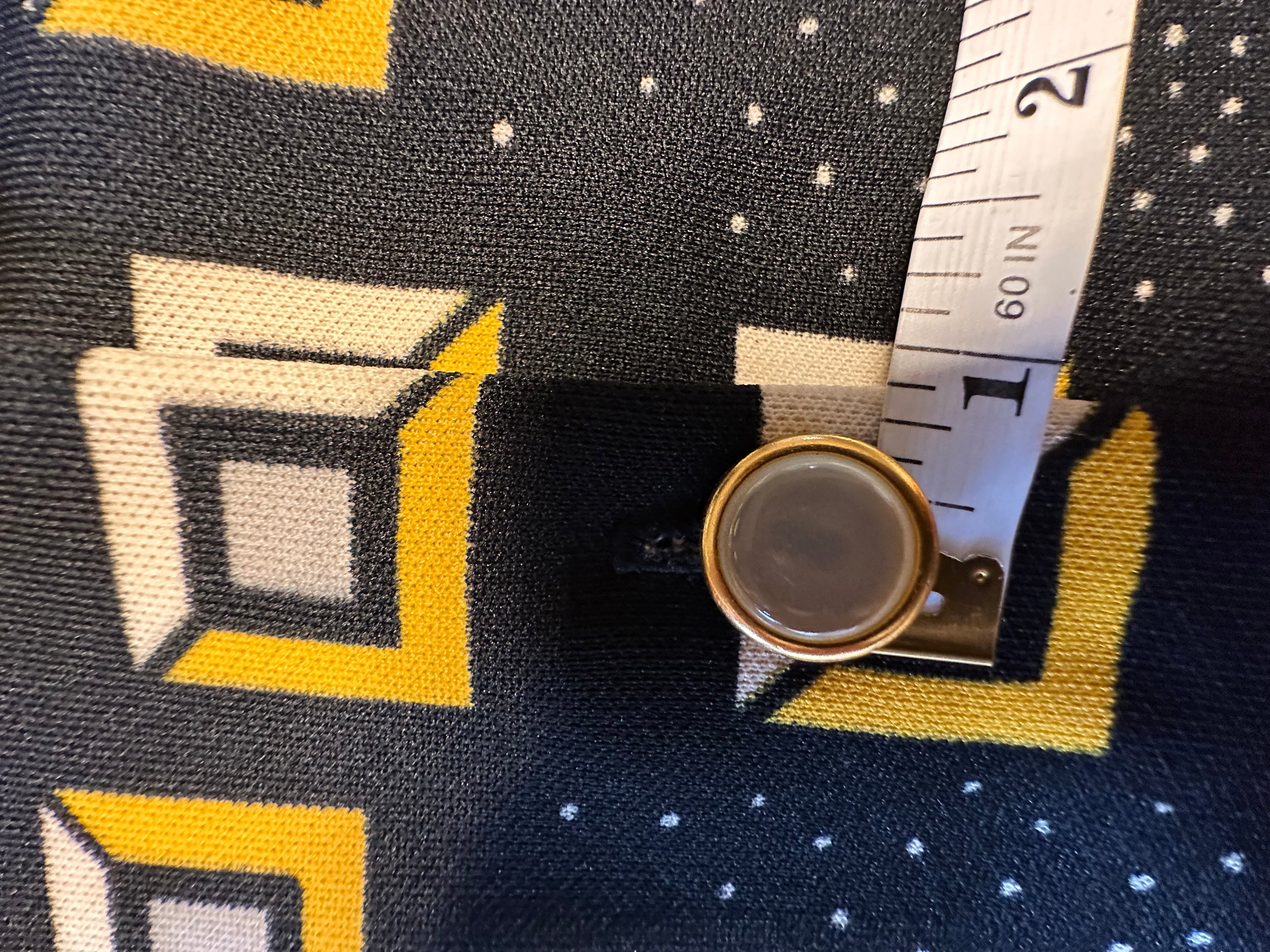 Vintage 70's womens geometric knit dagger collar button shirt