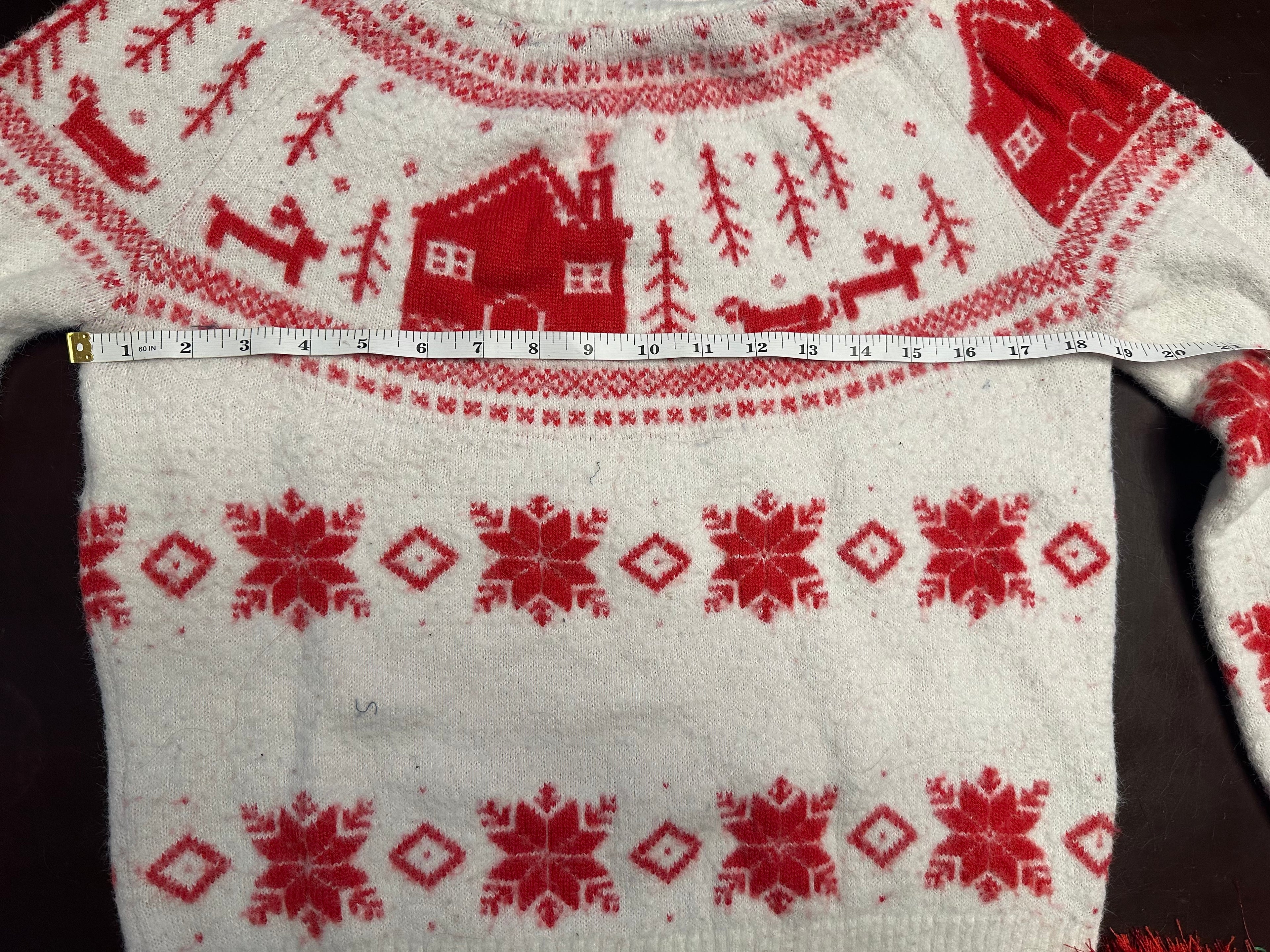 Classic Nordic Vintage Holiday Themed Sweater (M)