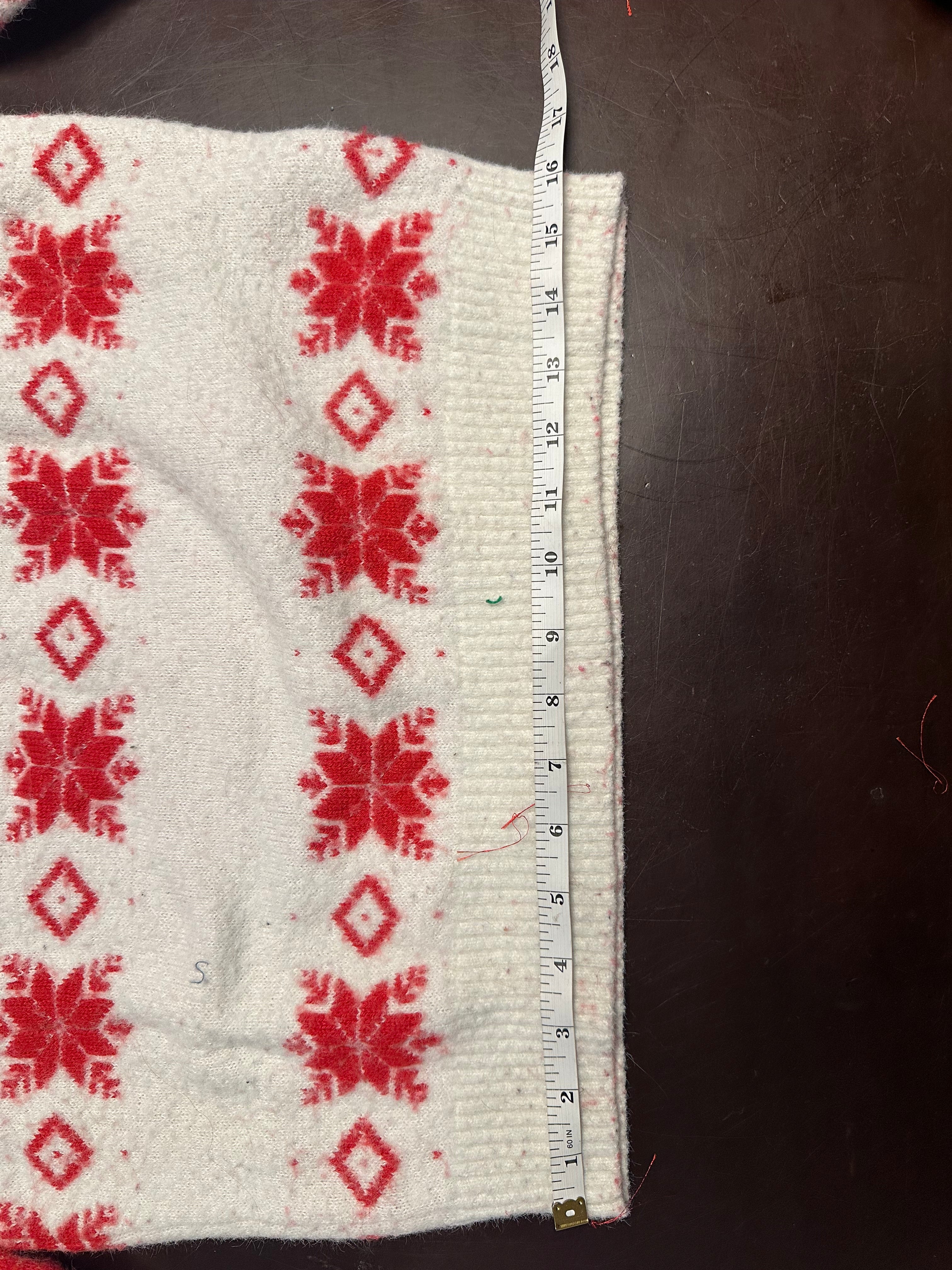 Classic Nordic Vintage Holiday Themed Sweater (M)